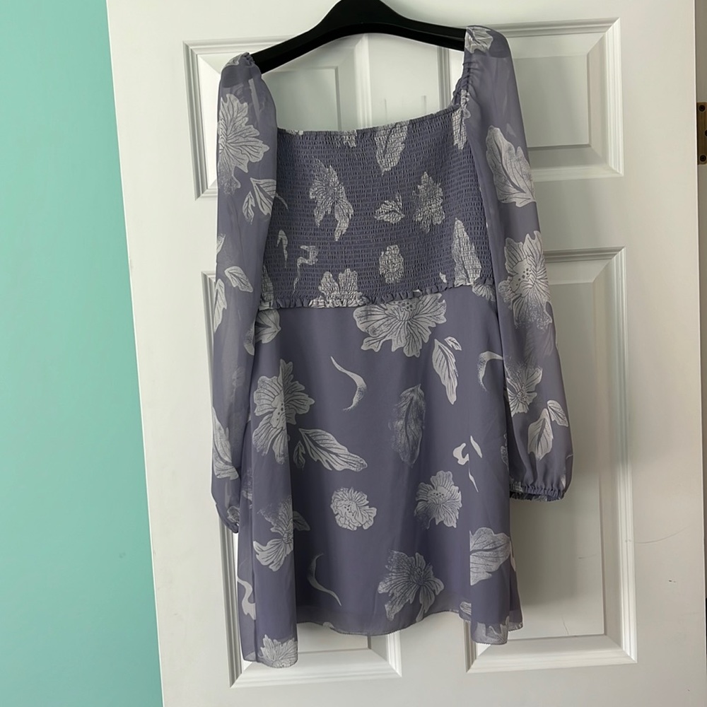 Aritzia Wilfred Emmylou mini long sleeve printed dress smocked bodice size 8